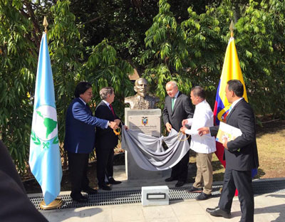 Inauguración de placa en homenaje al General Eloy Alfaro Delgado